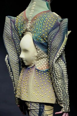 时尚身姿永立潮头 《中华衣局》勇夺“金浪奖”